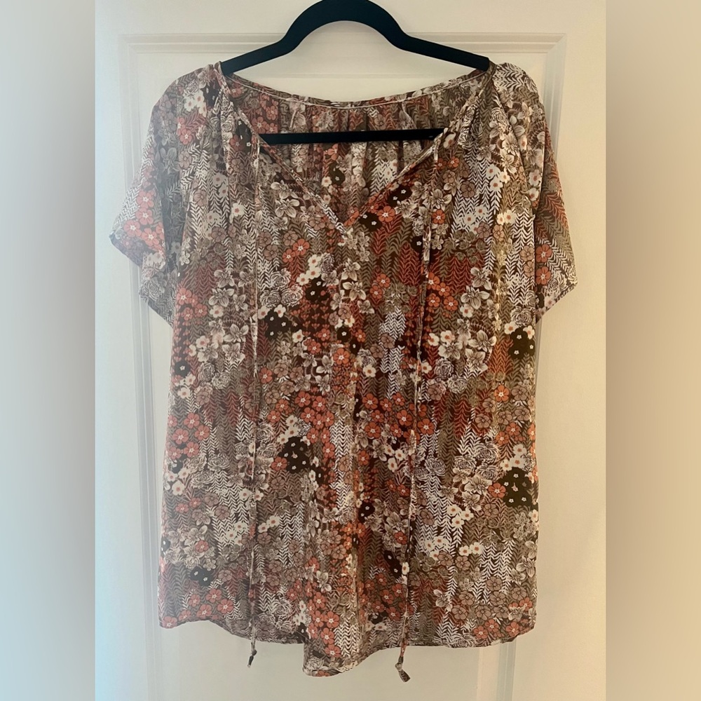 Beautiful Short Sleeve Flowy Shirt